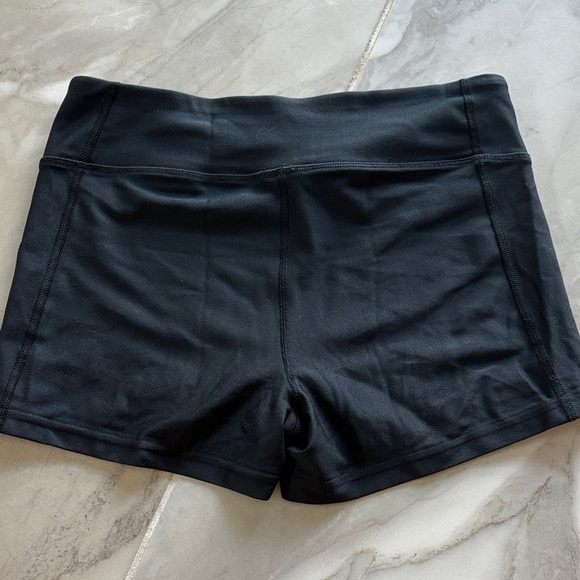 Under Armour Women's Black Volleyball Shorts - Picture 2 of 2